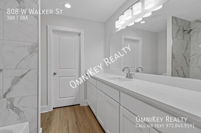 Building Photo - 808 W Walker St