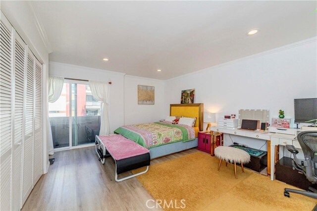 Building Photo - 358 S Gramercy Pl