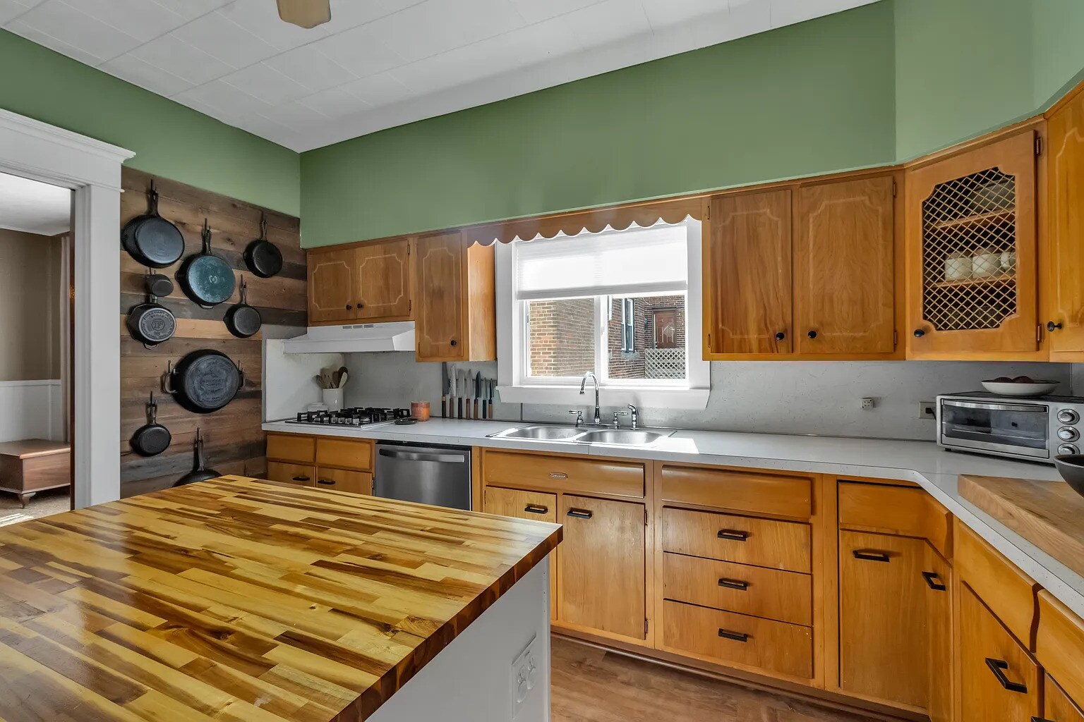 Building Photo - 12 Lovering Ave