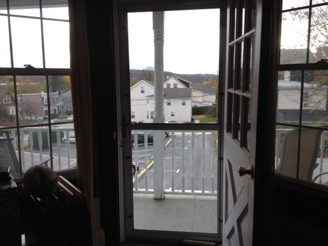 Building Photo - 923 Fayette St