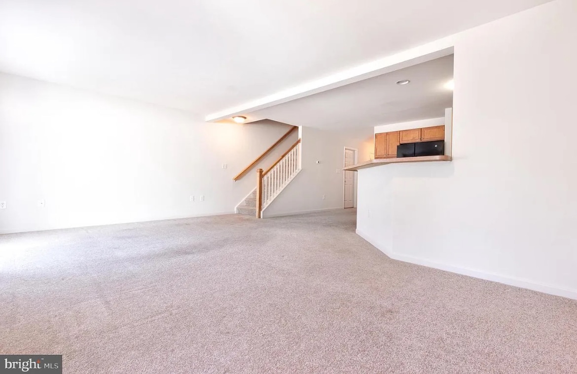 Building Photo - 504 W Perry St