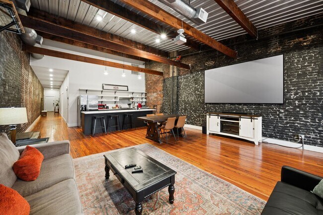 Building Photo - 124 Strawberry Alley