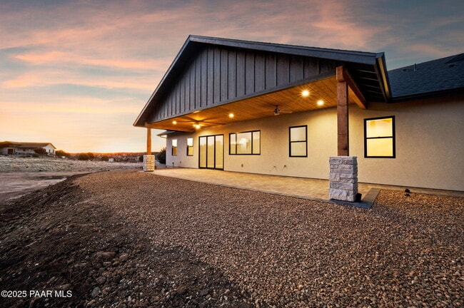 Building Photo - 4613 W Stazenski Rd