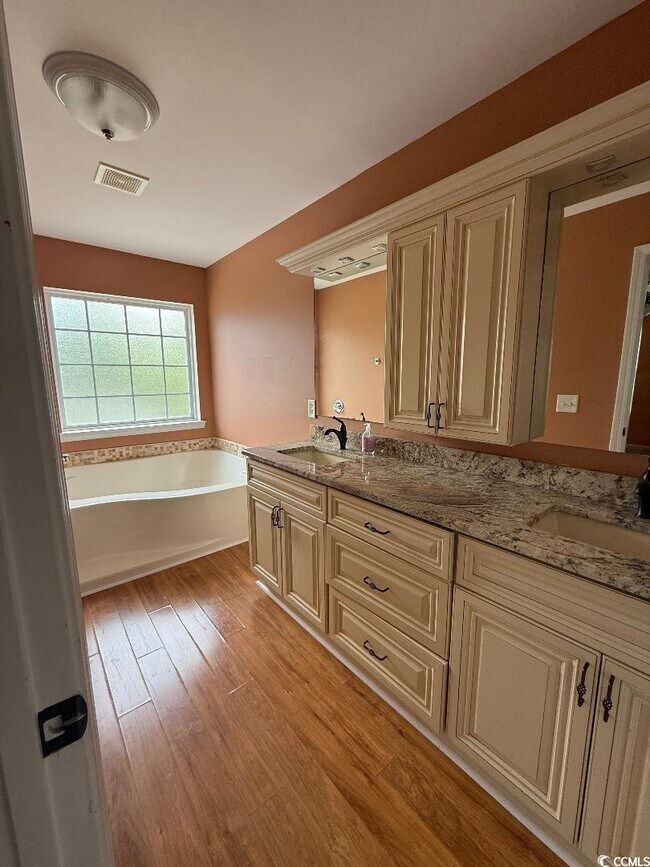Building Photo - 22 Woodhaven Dr