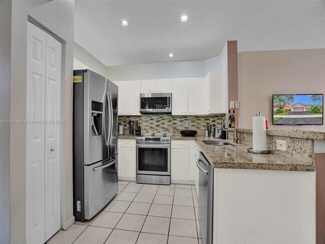 Building Photo - 938 Bluewood Terrace