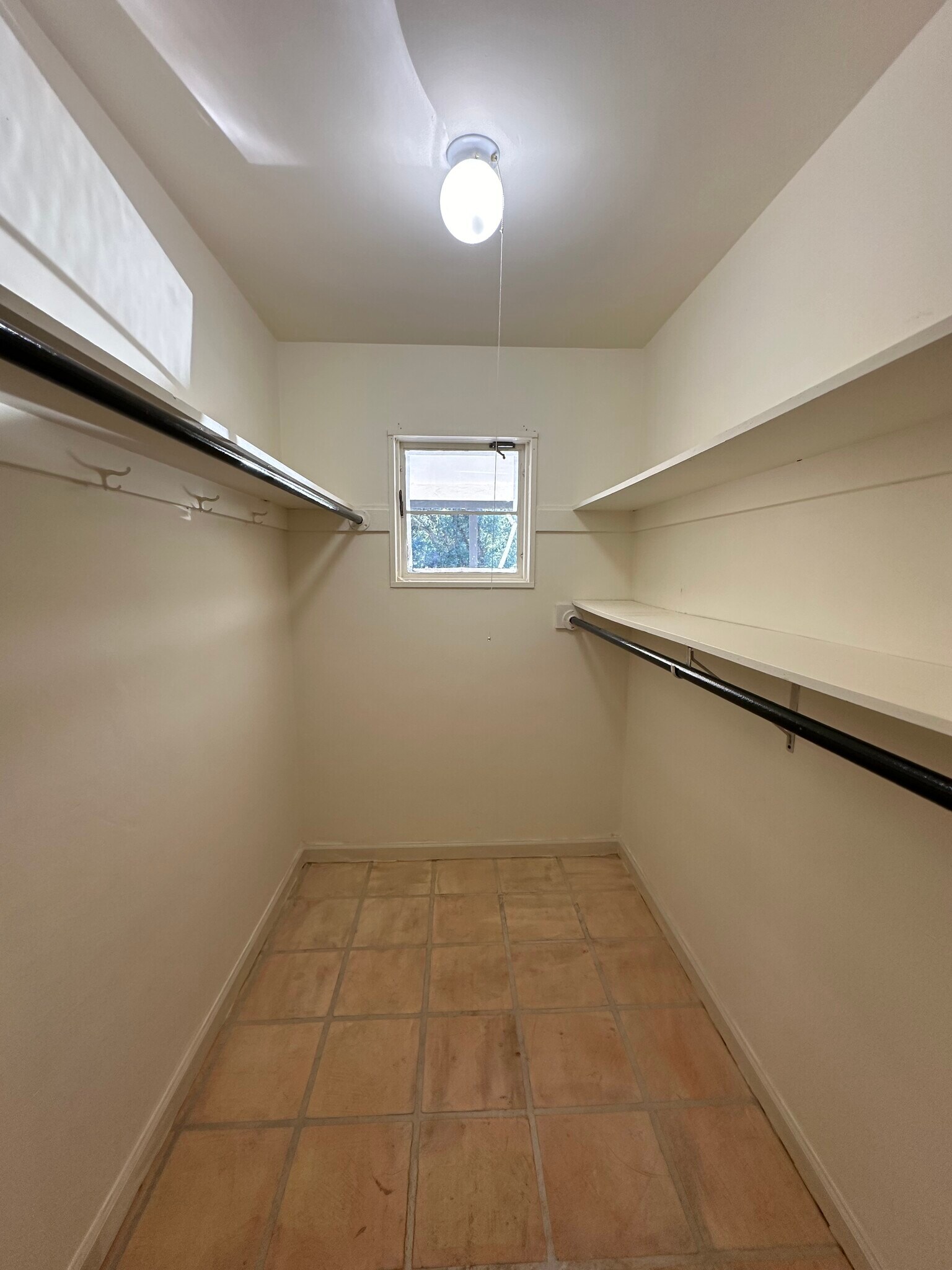Building Photo - 13559 Arnold Dr
