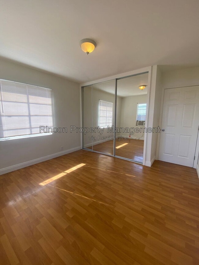 Building Photo - 451 S Olive St