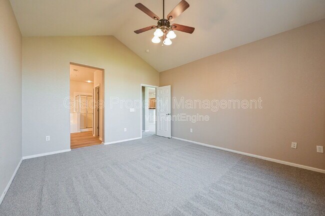 Building Photo - 2230 S Vaughn Way