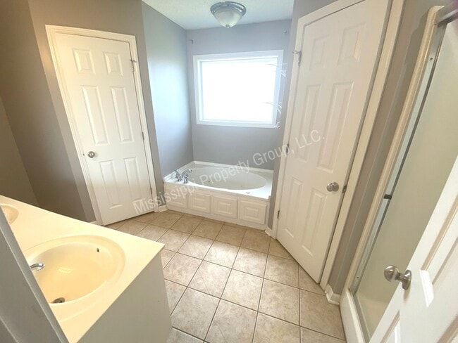 Building Photo - 3BR/2BA For Rent