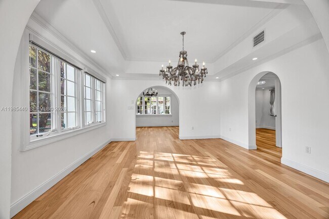 Building Photo - 517 Minorca Ave