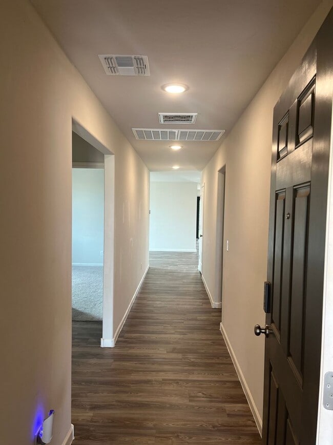 Building Photo - Beautiful 4 Bedroom 3 Bathroom home in the highly desired neighborhood at Canyons at Whetstone in...