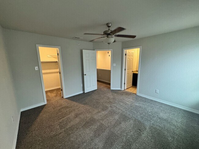 Building Photo - Coming Soon - Elegant 3BR 2.5 Bath Townhom...
