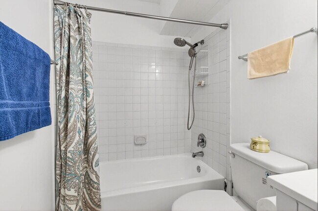 Building Photo - 500 SW 2nd Ave