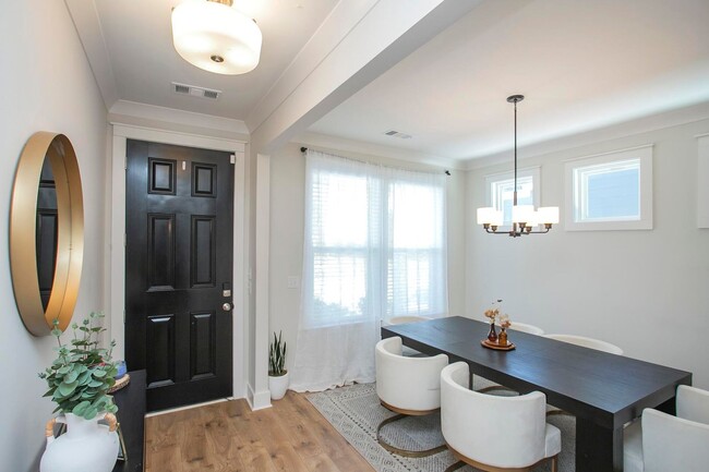 Building Photo - 170 Portico Pl