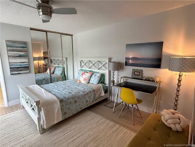 Building Photo - 2807 SW Lakemont Pl