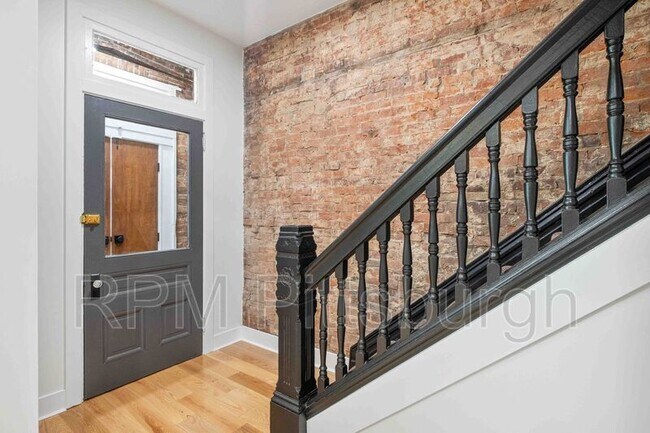 Building Photo - 161 Morewood Ave