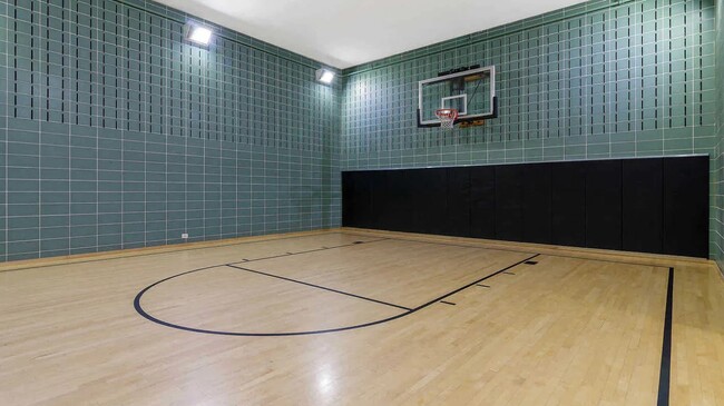 Basketball court - 150 W End Ave