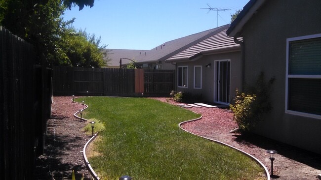 Building Photo - REDUCED!!  Beautiful Newly Remodeled Home located in a Court!