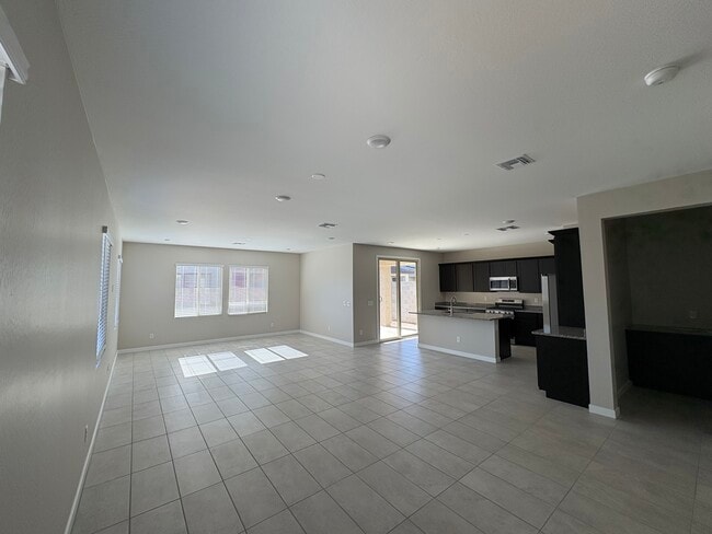 Building Photo - 3354 S 180th Ln