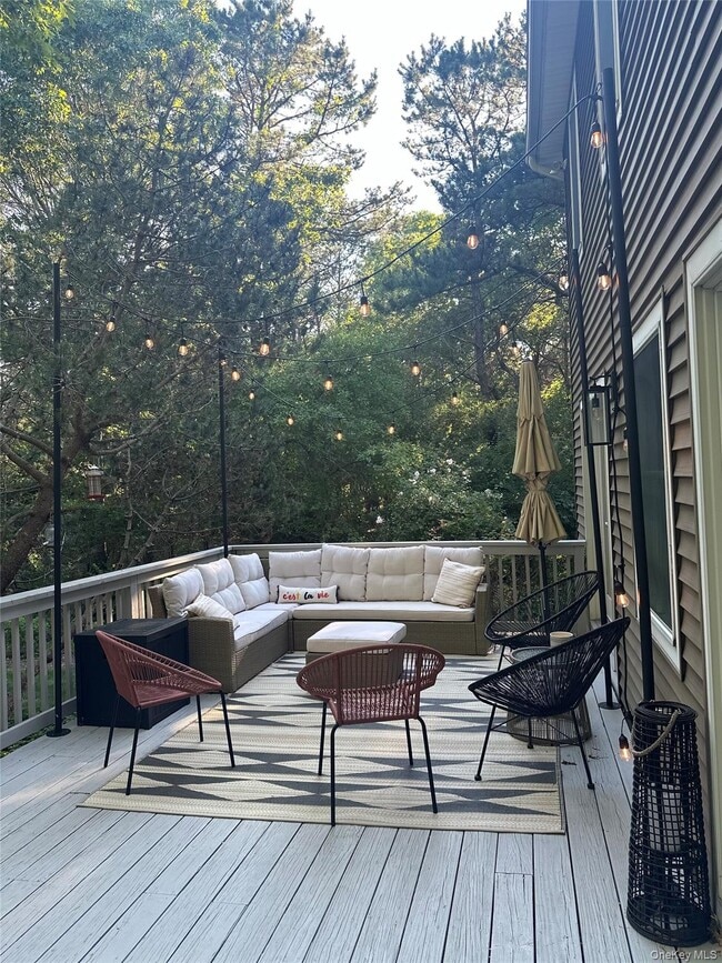 Building Photo - 3 1st Pl