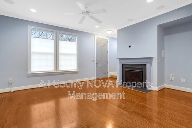 Building Photo - 2093 Laura Mews Pl