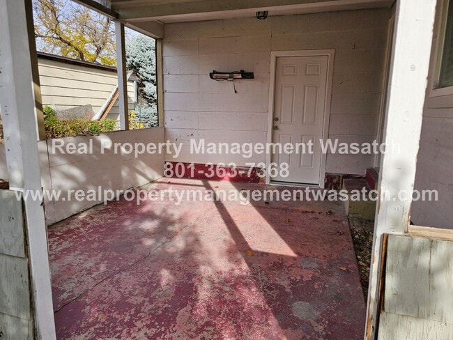 Building Photo - Check Out This 4 Bedroom 2 Bathroom Home i...