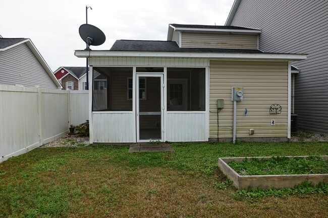 Building Photo - 3 Bedroom and 3 Full bathroom located The Village at the Glen within Carolina