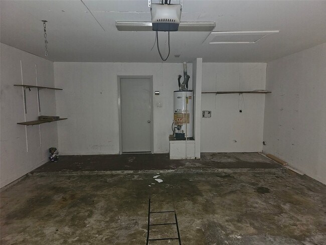 Building Photo - 3206 Pebble Lake Dr