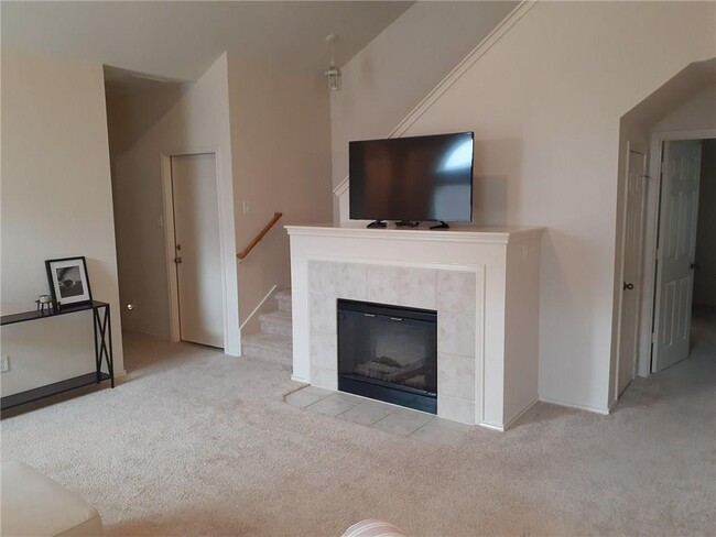 Building Photo - 3725 Castle Rock Dr