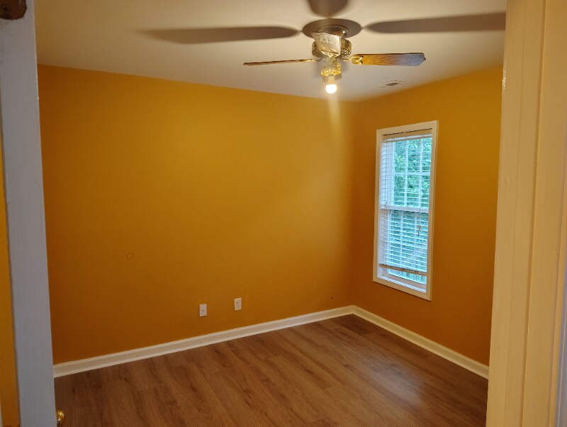 Building Photo - 6001 Mullens Dr
