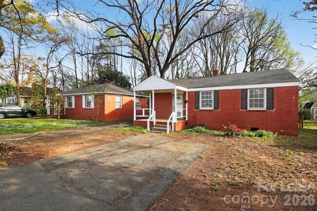 Building Photo - 1415 Herrin Ave