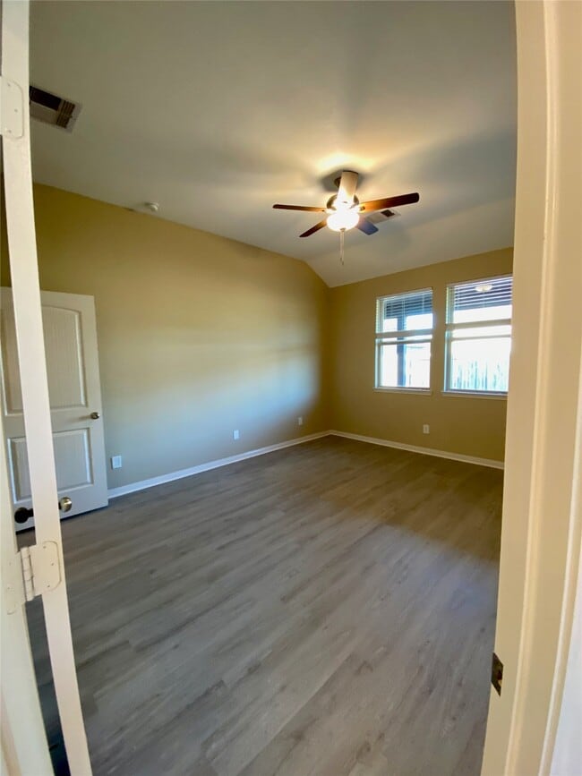 Building Photo - 15609 All Star Dr