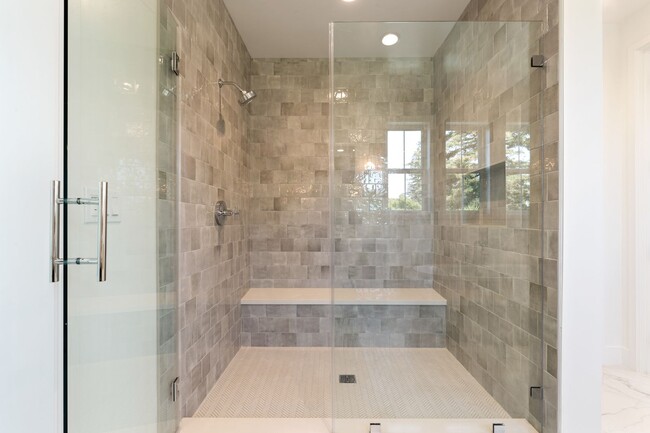 Building Photo - Amazing San Carlos Home