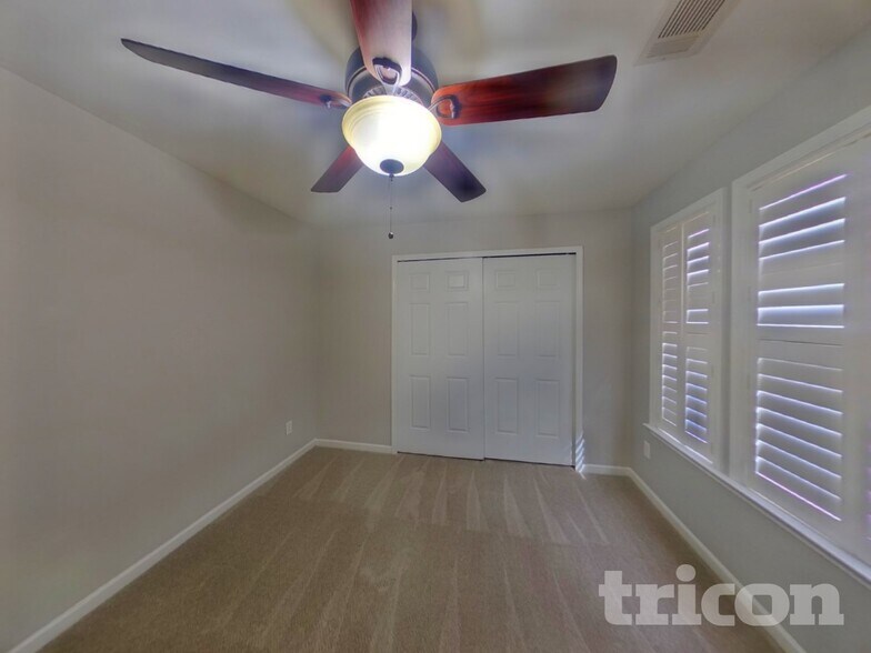 Building Photo - 7457 Mistydawn Dr