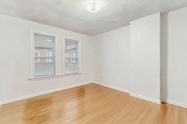 Building Photo - 196 W 8th Ave