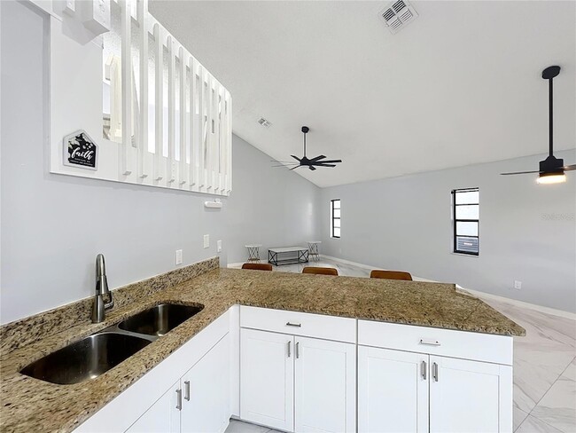 Building Photo - 622 Anhinga Rd