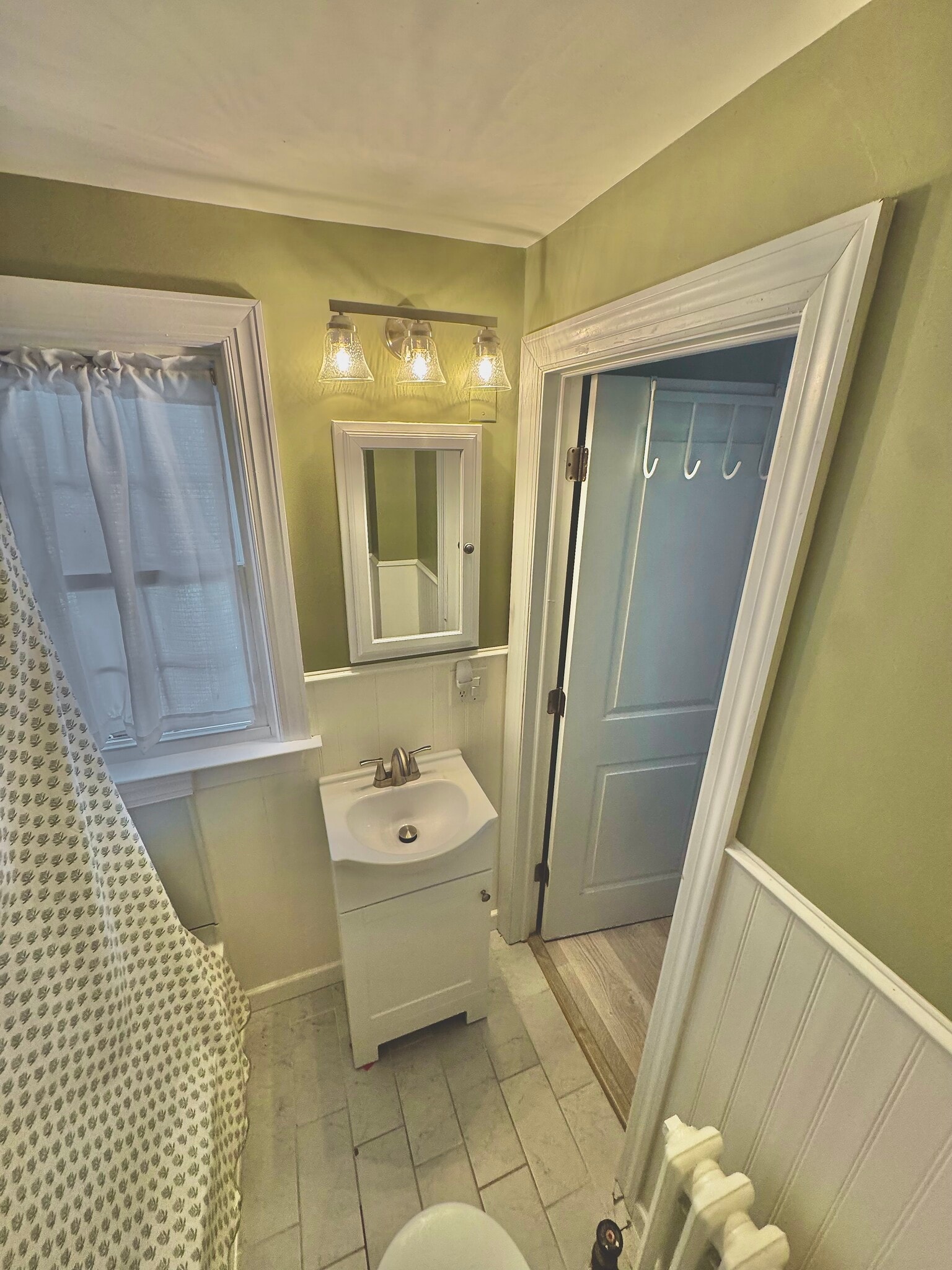 Bathroom - 251 E Rutland Rd
