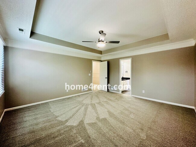 Building Photo - Wonderful Belton Home w/ Wood Floors, Finished Basement and Fenced Yard!