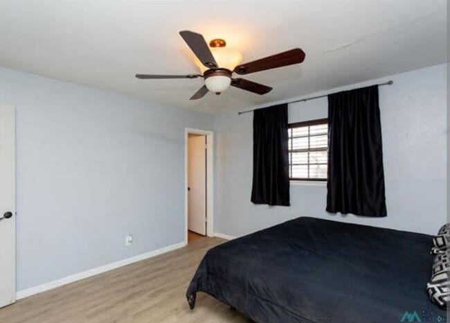 Building Photo - 1403 W Bonita Dr