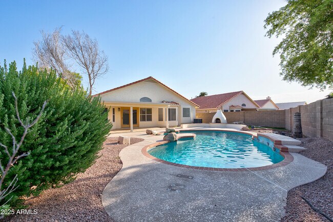 Building Photo - 9859 W Potter Dr