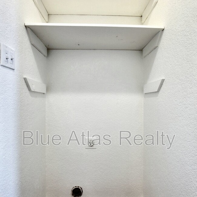 Building Photo - 1817 San Rafael St