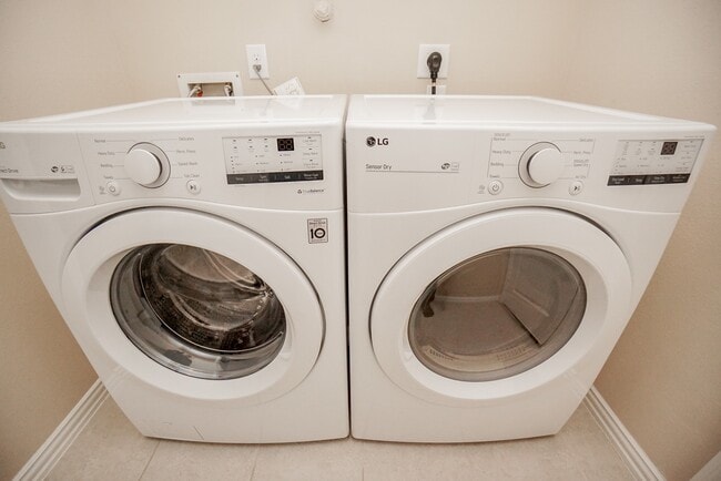 Building Photo - 26519 Grey Sparrow Dr