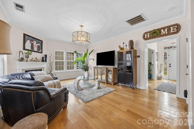 Building Photo - 17622 Cambridge Grove Dr