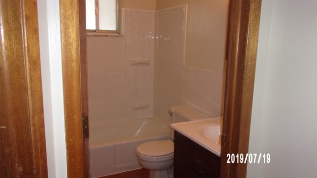 Building Photo - 479 Brentwood Dr