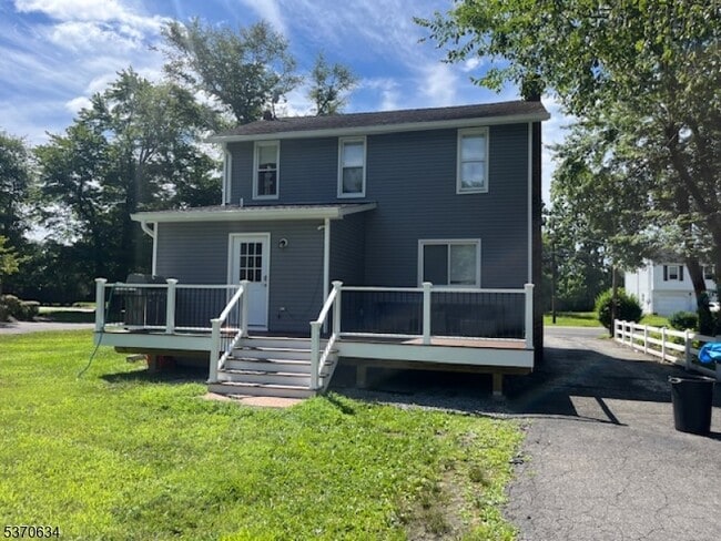Building Photo - 186 Horseneck Rd