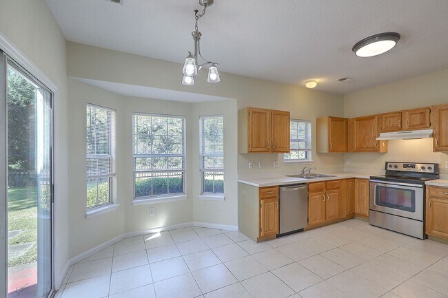 Building Photo - Gorgeous 2 Story Home In Belle Hall!