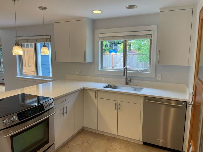 Building Photo - 8520 19th Ave NW