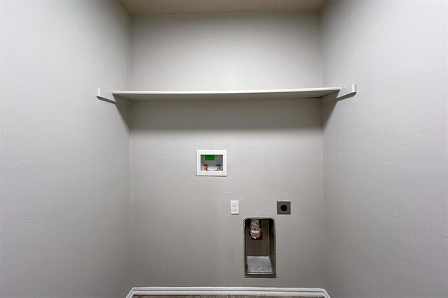 Building Photo - 2901 Cider Mill Ln