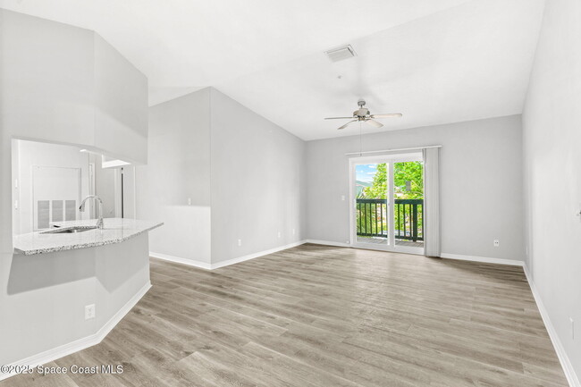 Building Photo - 7667 N Wickham Rd