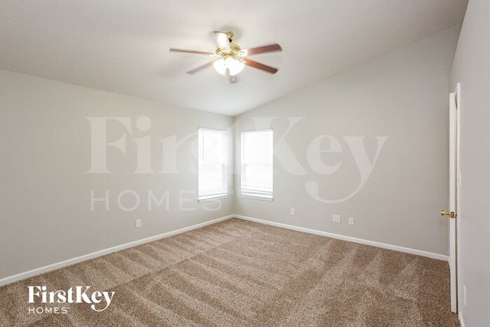 Building Photo - 14904 Dry Creek Rd